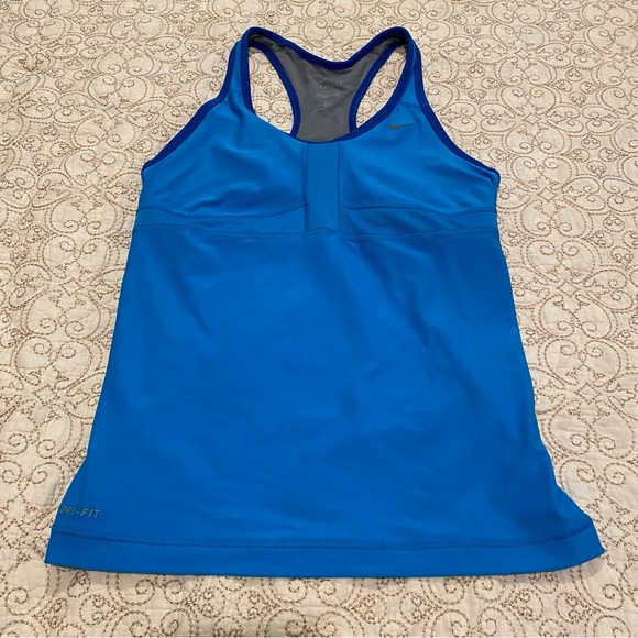 Nike Dri-Fit Women’s Workout Tank Top - Picture 3 of 9